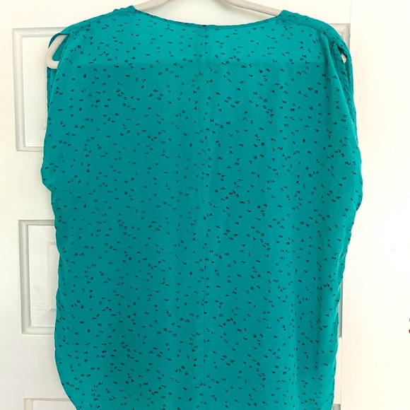 Beautiful silk top, S - Picture 8 of 9